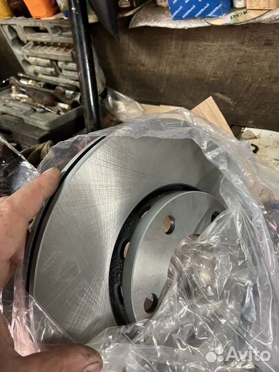 Тормозные колодки передние WV pass