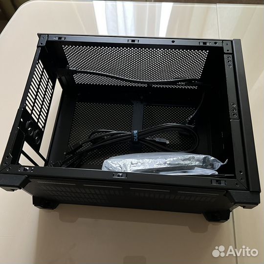 Корпус Ncase m1 v6.1