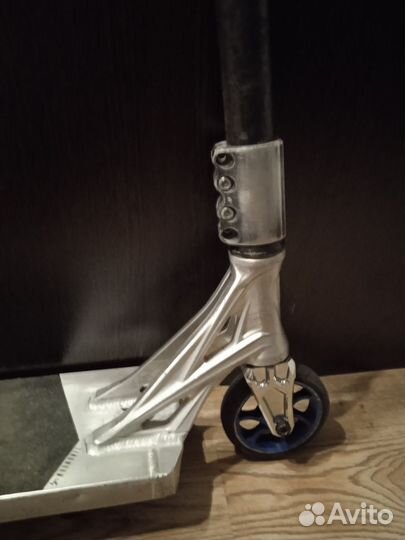 Трюковой самокат в стрит