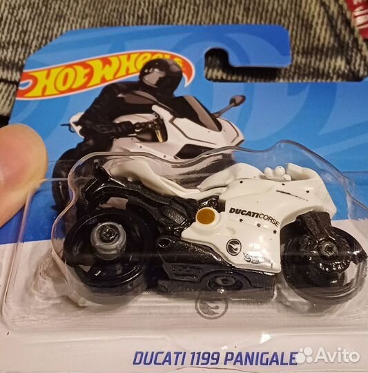 Hot Wheels Treasure Hunt Ducati 1199 Panigale