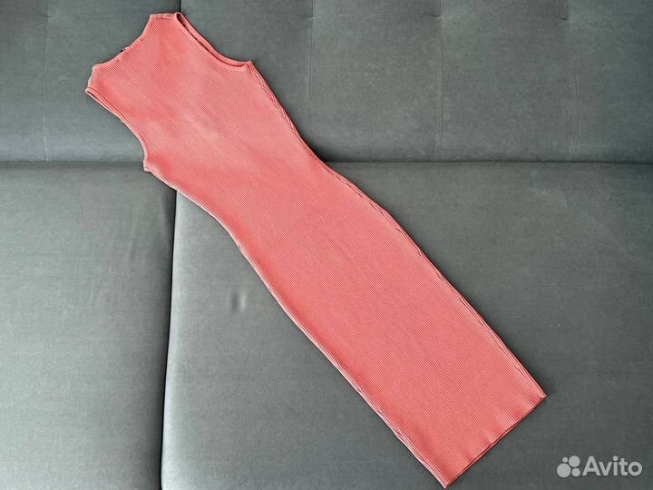 Платье облегающее 40 р
