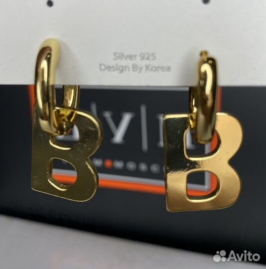 Серьги Balenciaga