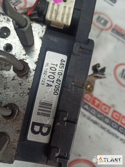 Блок abs toyota prius