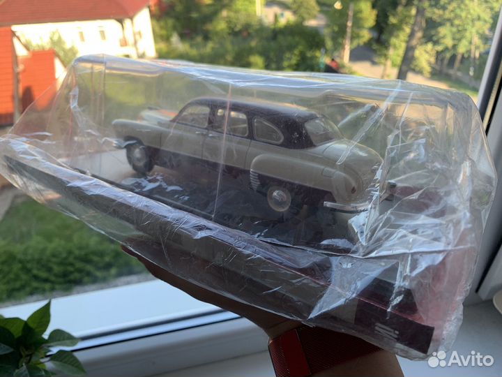 Модель автомобиля зим 12 (газ - 12) 1:24