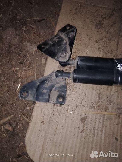 Амортизатор крышки багажника Хонда степ wagon