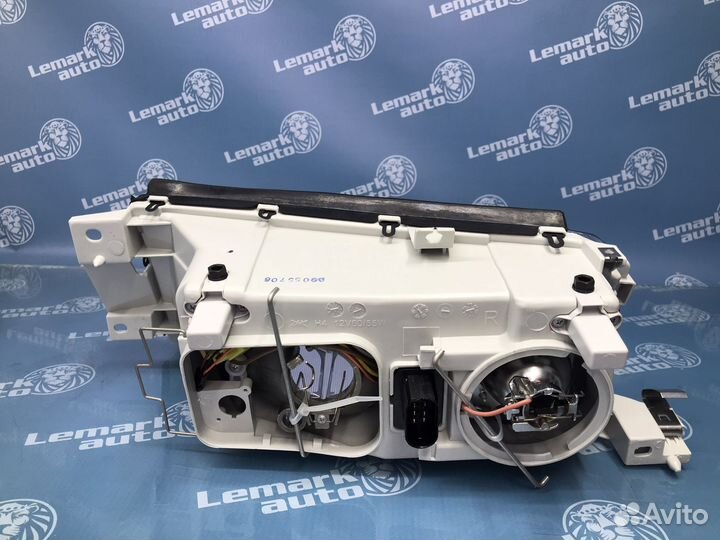 Фара правая Skoda Octavia A4