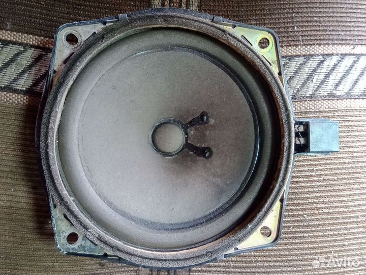 Динамик в дверь хундай Элантра 3