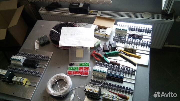 Электрик. Услуги электрика. Штробление