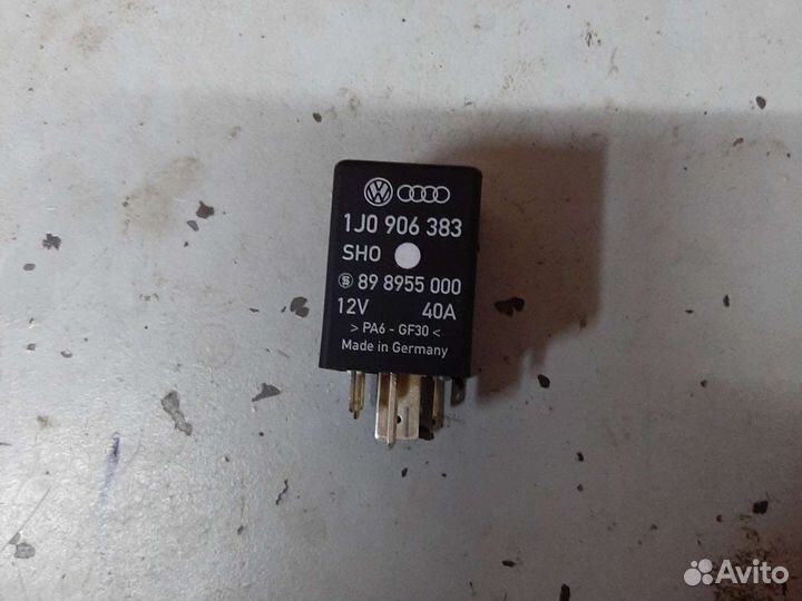 Реле Фольцваген оригинал б/у