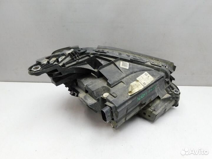 Фара левая Mercedes-Benz E-Class