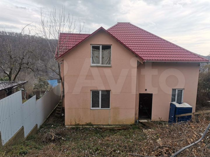 Дом 196 м² на участке 6 сот.