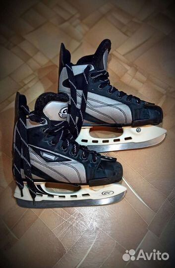Коньки хоккейные