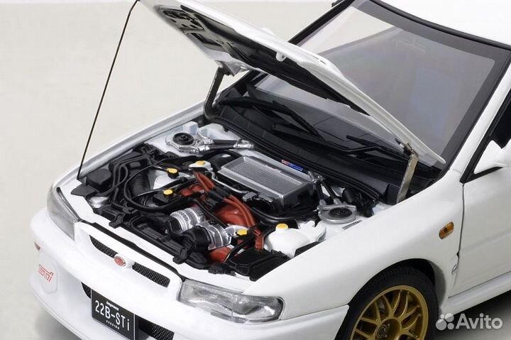 Autoart Subaru Impreza 22B 1998 white 78605 1/18