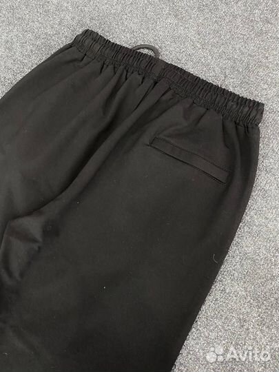 Спортивные штаны великан