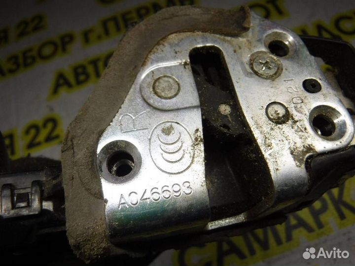 Замок двери передней правой Toyota Corolla (E150)