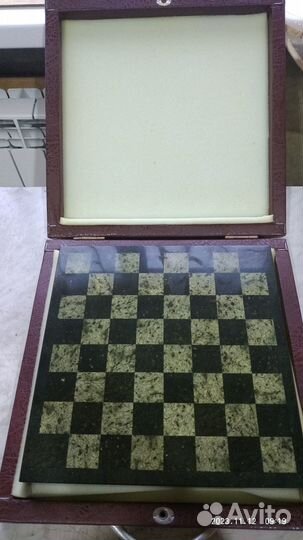 Шахматы из змеевика