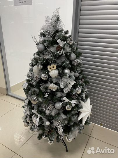 Елка искусственная заснеженная