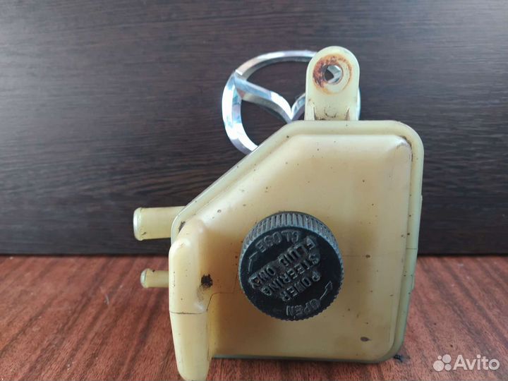 Бачок гур Мазда Демио DW3W