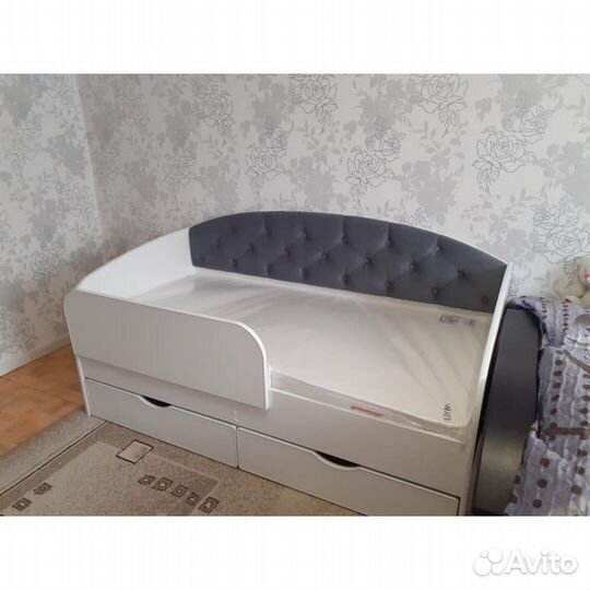 Кровать велюр разные цвета детская лдсп