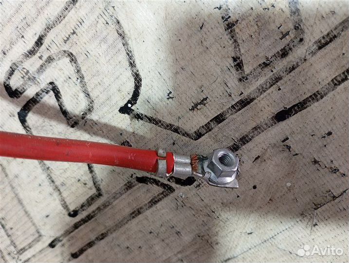 Клемма аккумулятора плюс Volkswagen Passat B6 1.8