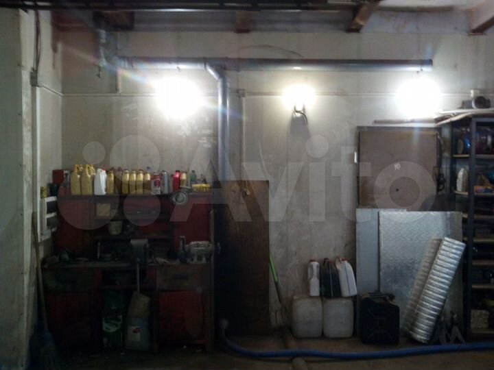 Гараж, > 30 м²