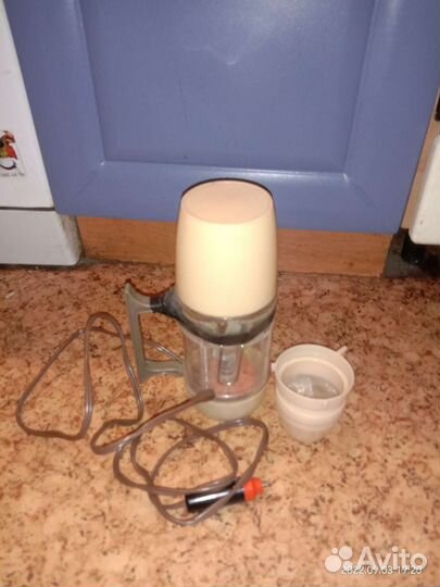 Чашка-кипятильник в машину б/у