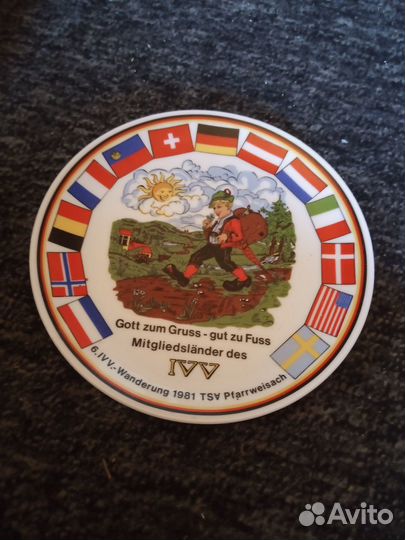 Сувенирные тарелки из разных стран