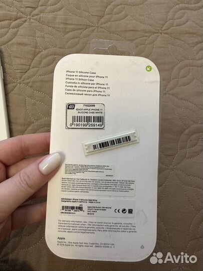 Оригинальный чехол на iPhone 11