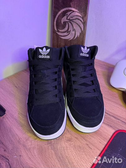 Кроссовки Adidas утепленные