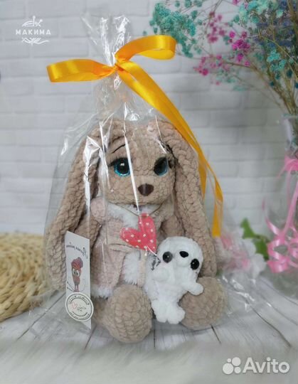 Вязаная игрушка амигуруми Зайка