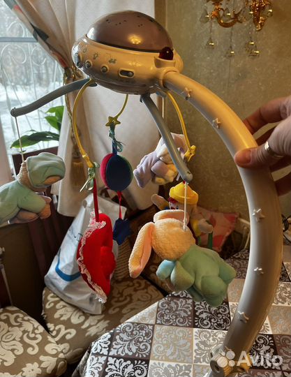 Музыкальная карусель над кроваткой