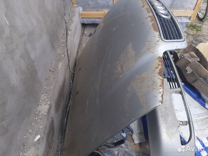 Капот передний