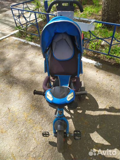 Трехколесный велосипед