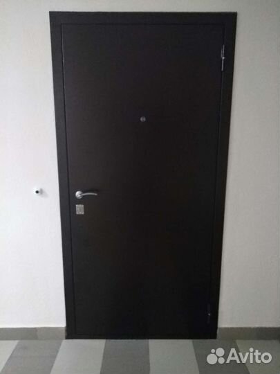 Дверь входная металлическая правая бу