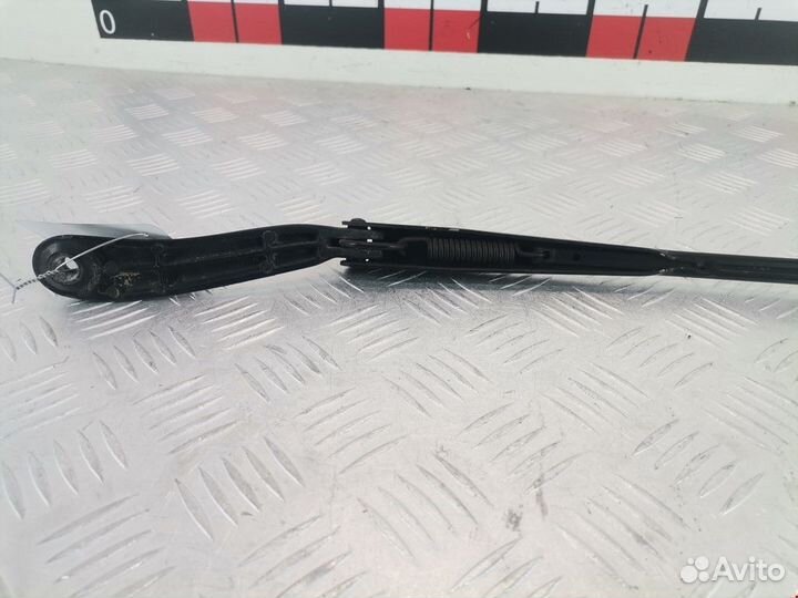 Щеткодержатель (поводок стеклоочистителя, дворник)