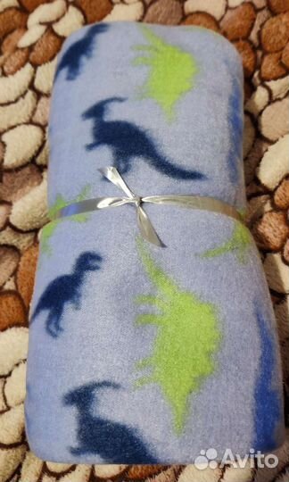 Вещи для малышей (пеленки, плед, ножницы и т.п.)