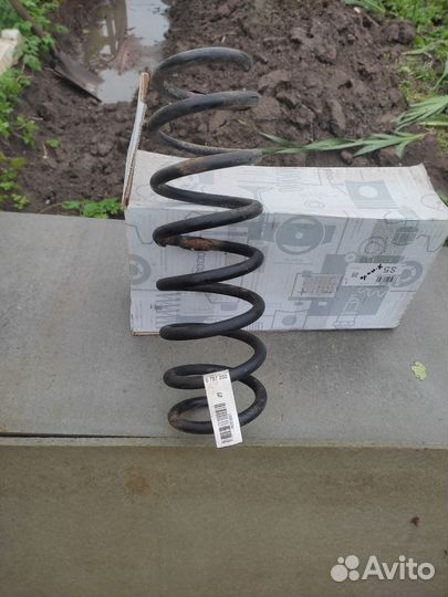 Пружина задняя bmw f25