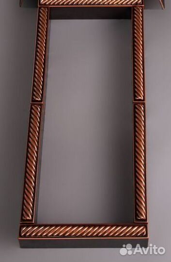 Крест надгробный каменный с цветником