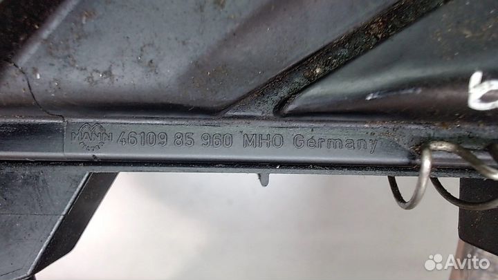 Корпус воздушного фильтра Audi 80 (B3), 1990