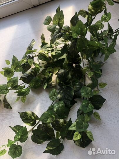 Цветы ромашки розы и зелень искусственная