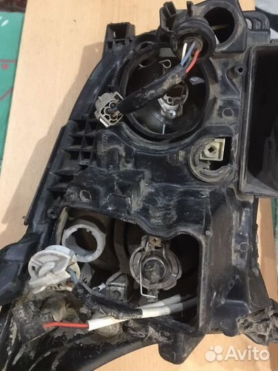 Фара правая Тойота Авенсис 2006 г