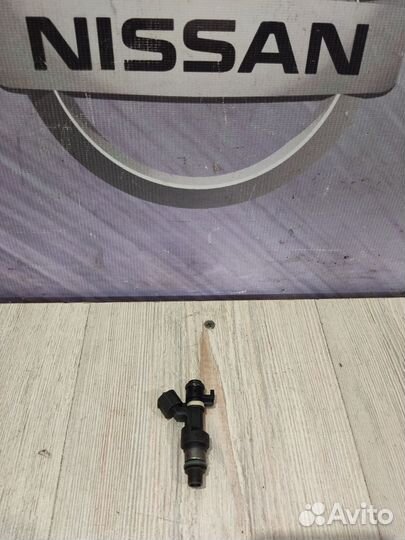 Форсунка топливная Nissan almera N16