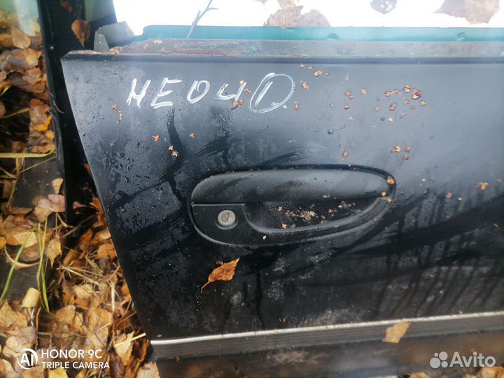 Дверь передняя правая dodge neon 1