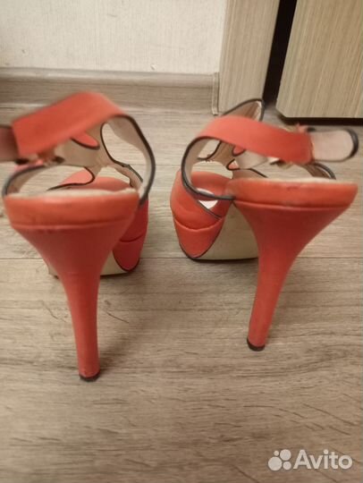 Босоножки женские 35 размер бу