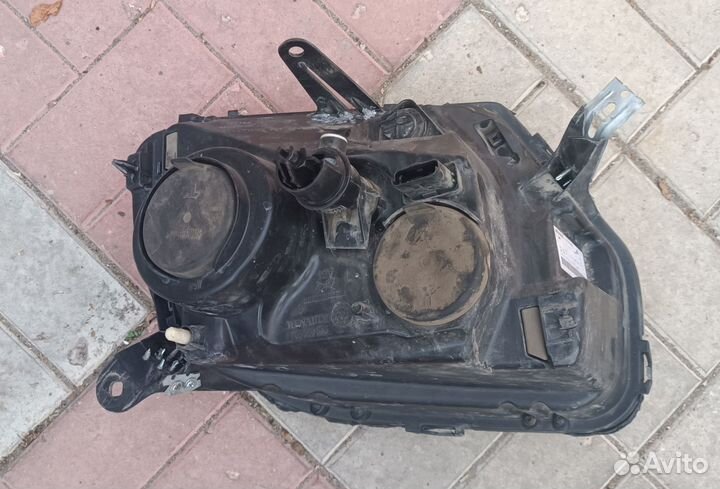 Фара левая Renault Duster