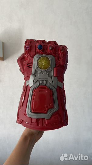 Рука Таноса