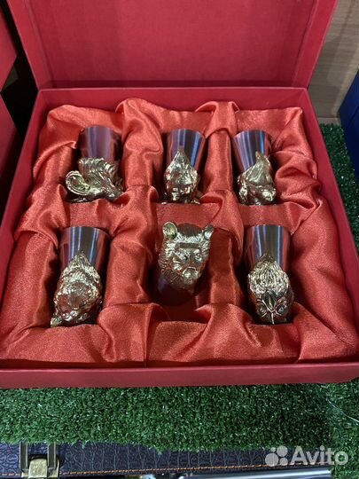 Рюмки, бокалы, пивные кружки, коньячные бокалы