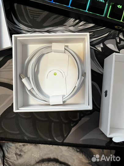 Apple airpods 3 magsafe charging case