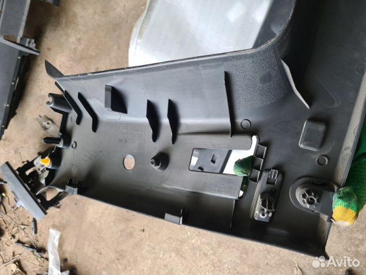 Пластик LADA Largus K4M 2016