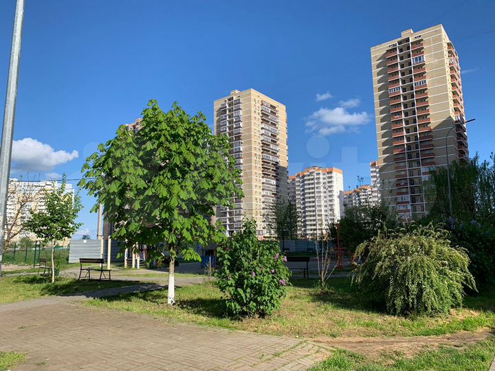 2-к. квартира, 56 м², 1/24 эт.